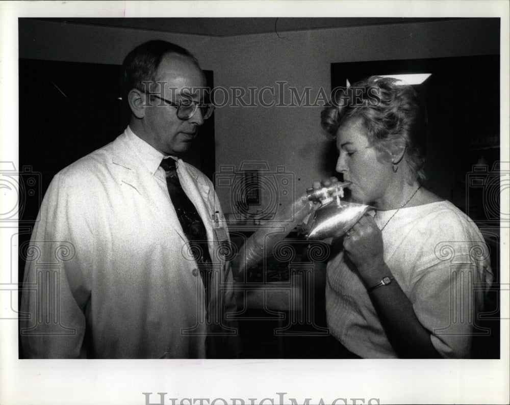 1992 Press Photo Dr. Edwin J. Zarling - RRW56591 - Historic Images