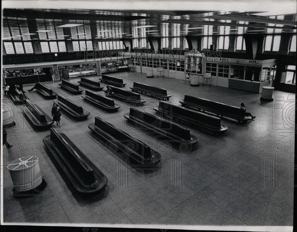 1969 Press Photo Empty Lobby Main I.C. Station Train - RRW56621 - Historic Images