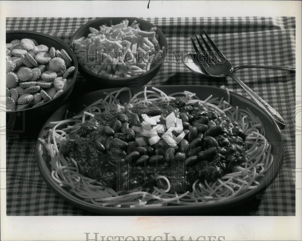 1989 Press Photo Cincinnati Chili Pasta Sauce Beans - RRW56803 - Historic Images