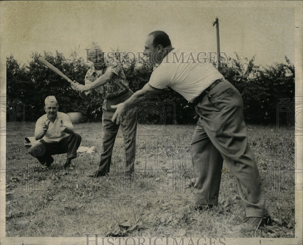1952 Press Photo John Clerken Gordon Davia Trip Gentile - RRW57079 - Historic Images