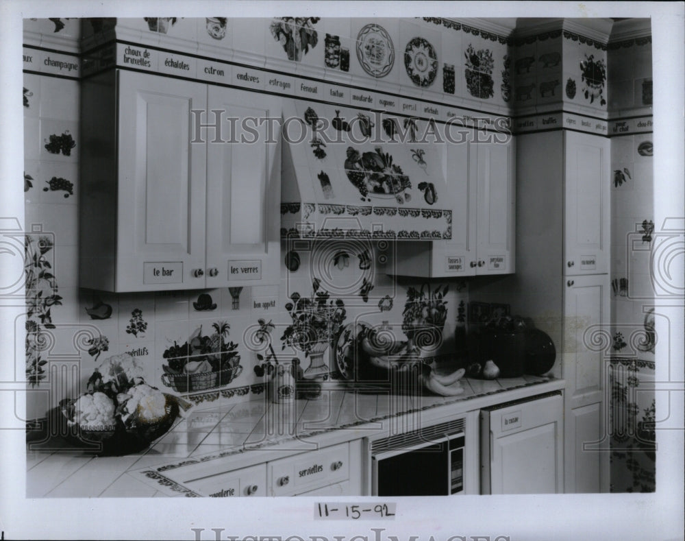 1992 Press Photo Country Floors Cuisiniere Tile Kitchen - RRW57121 - Historic Images