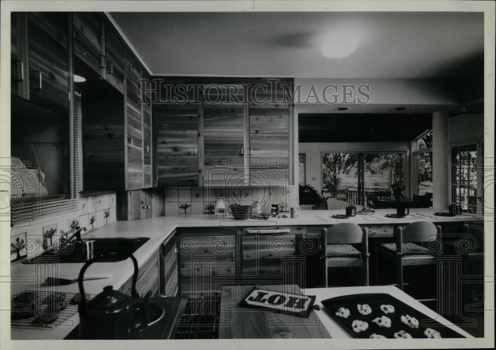 1982 Press Photo Model Kitchen Custom Antique Hardware - RRW57129 - Historic Images