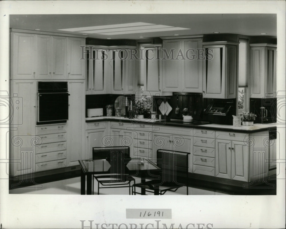 1991 Press Photo Model Kitchen Art Deco Cabinet Neutral - RRW57141 - Historic Images