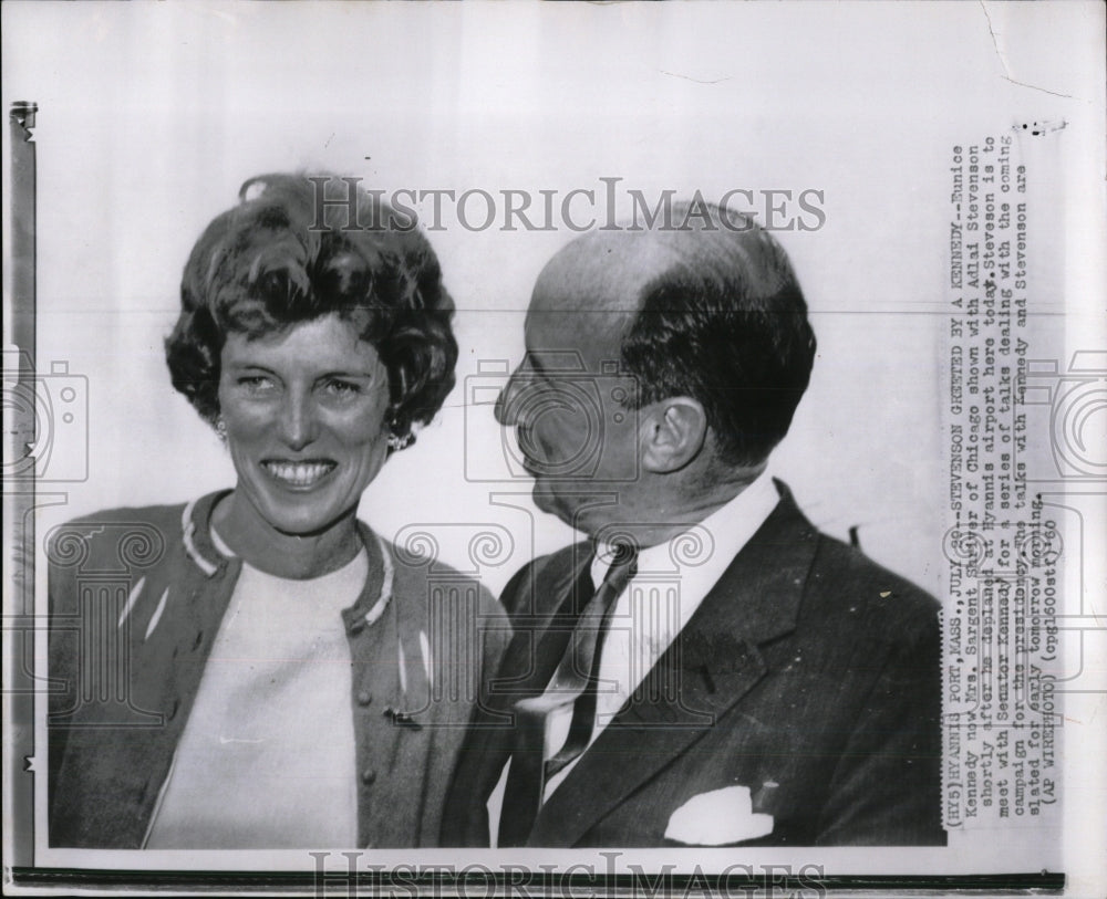 1960 Press Photo Eunice Stevenson Senator Kennedy Meet - RRW57281 - Historic Images