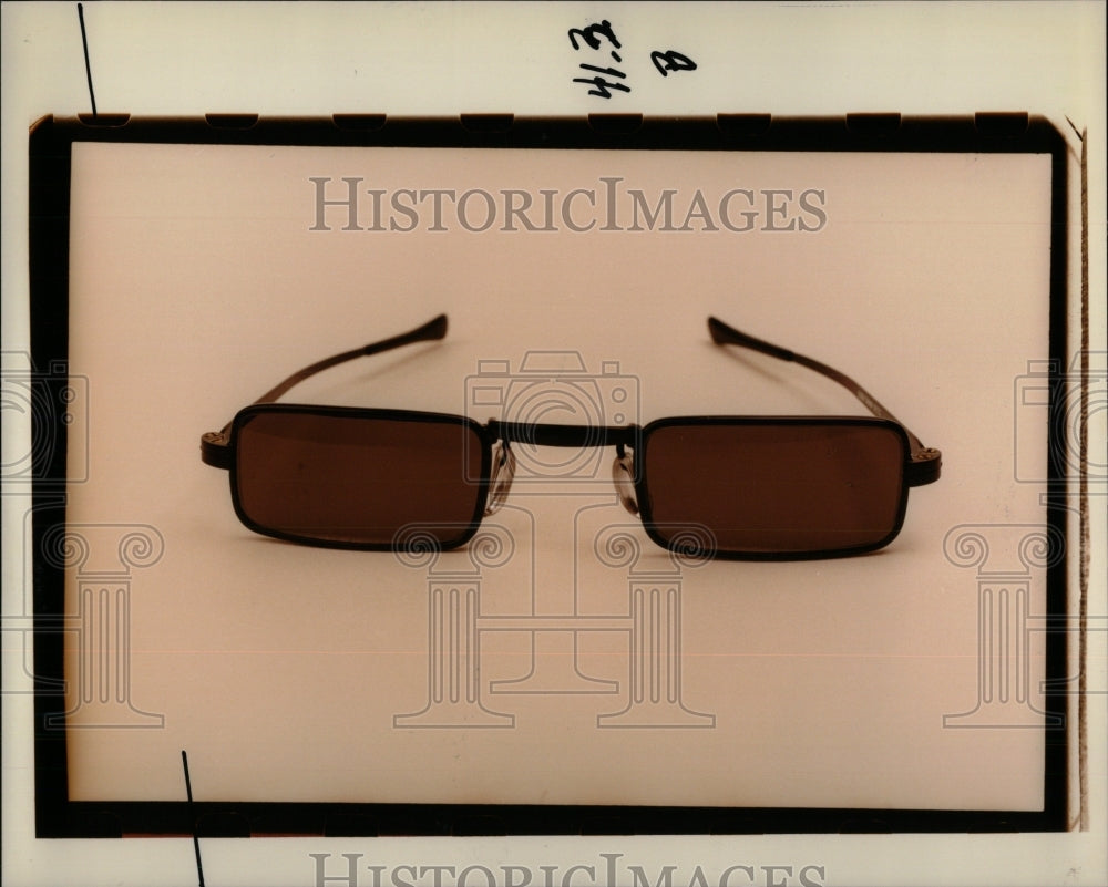 1993 Press Photo pair sunglasses - RRW57341 - Historic Images