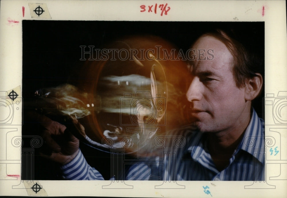 1991 Press Photo Glass Blowing - RRW57419 - Historic Images