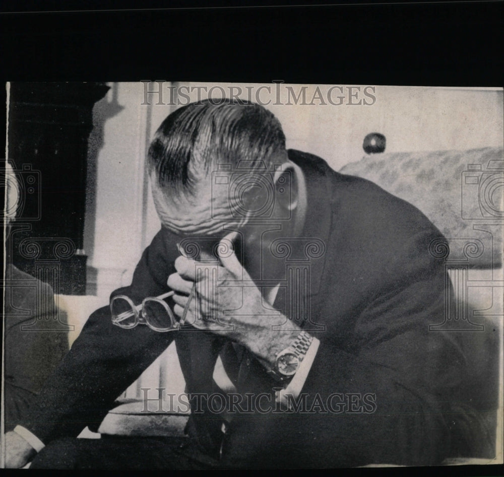 1966 Press Photo Trouble President Johnson Problem - RRW57483 - Historic Images