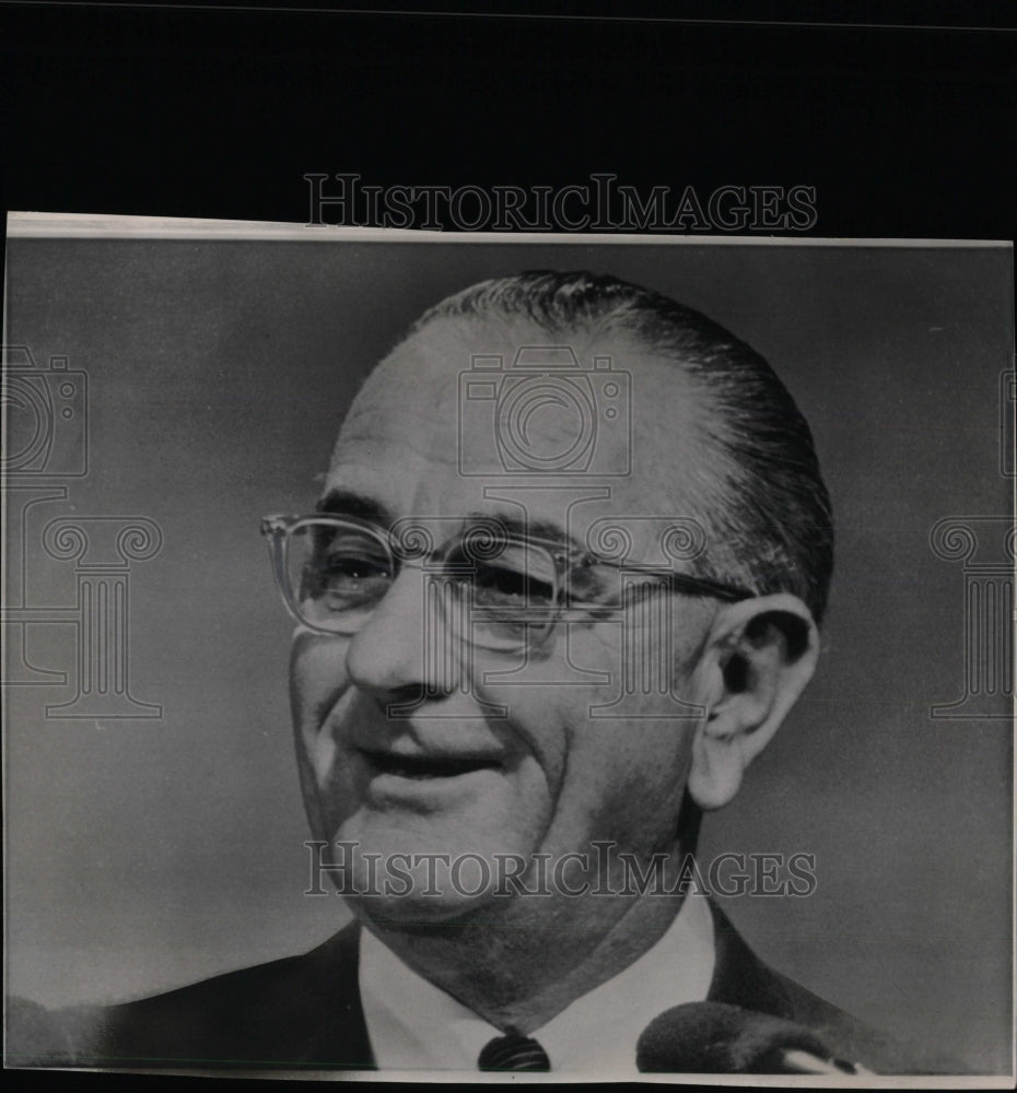 1966 Press Photo Lyndon Baines Johnson Conference - RRW57499 - Historic Images