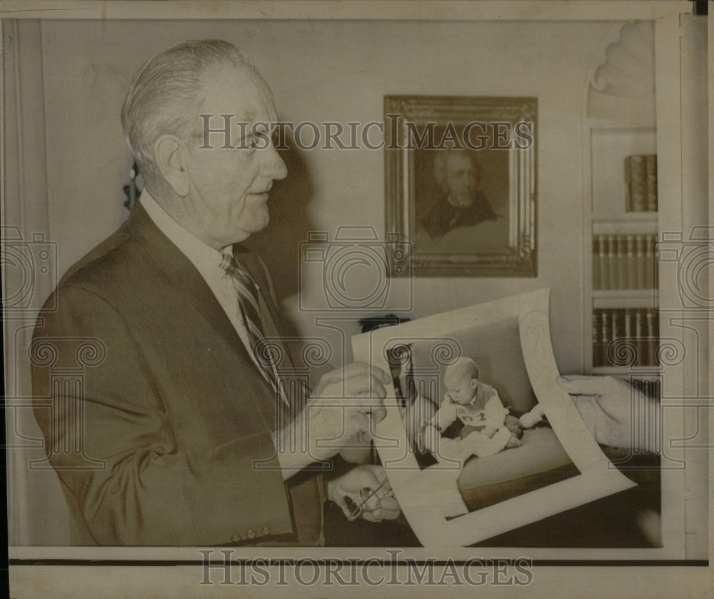 1967 Press Photo President Johnson Patrick Lyndon Baby - RRW57503 - Historic Images