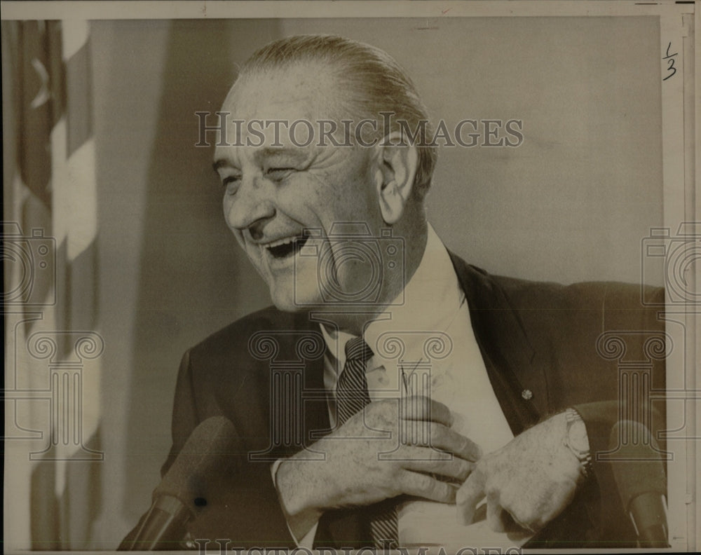1967 Press Photo Shirt Pocket Johnson President - RRW57505 - Historic Images