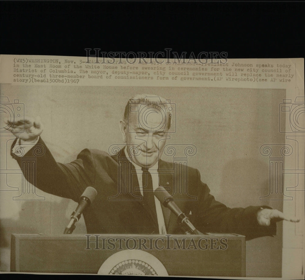 1967 Press Photo Lyndon Johnson White House East Room - RRW57509 - Historic Images