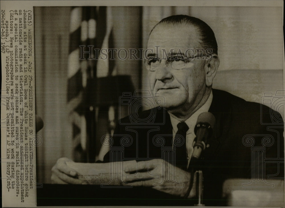 1967 Press Photo President Johnson Oval Room WhiteHouse - RRW57521 - Historic Images