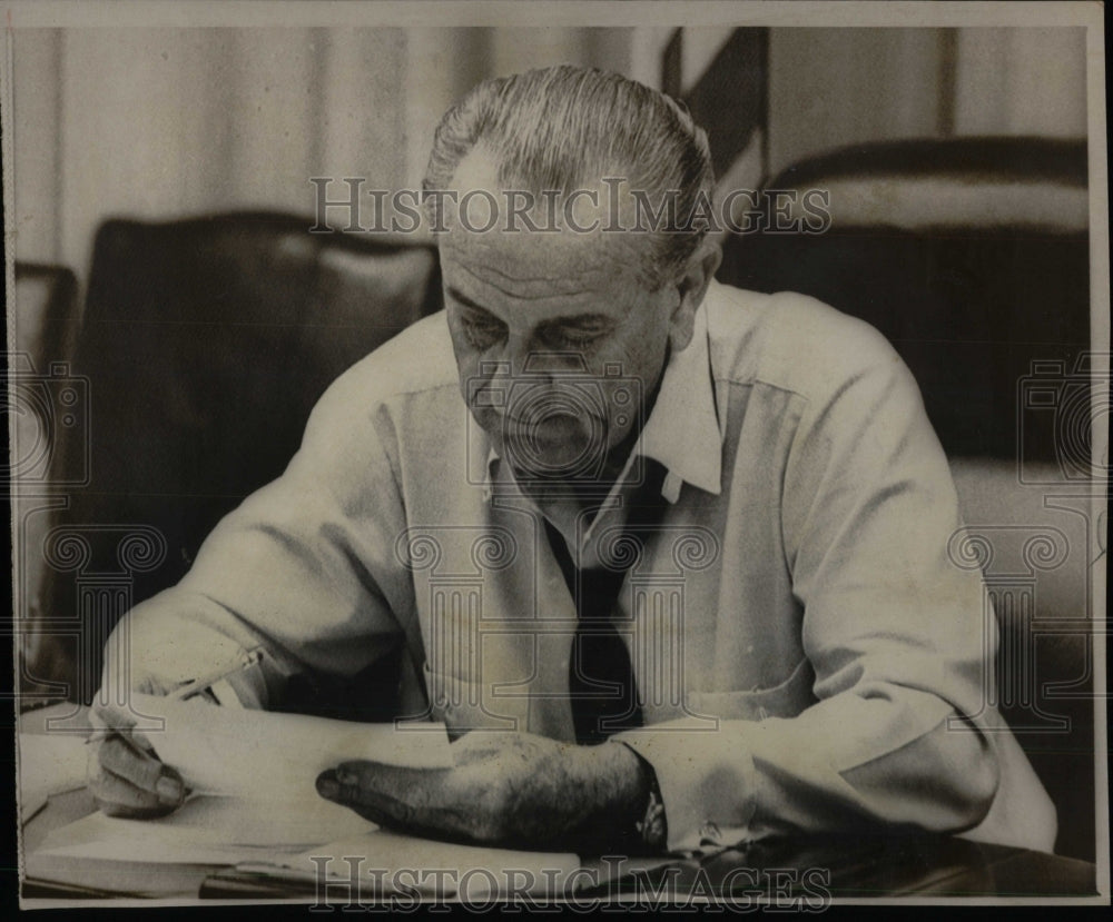 1968 Press Photo President Johnson - RRW57539 - Historic Images
