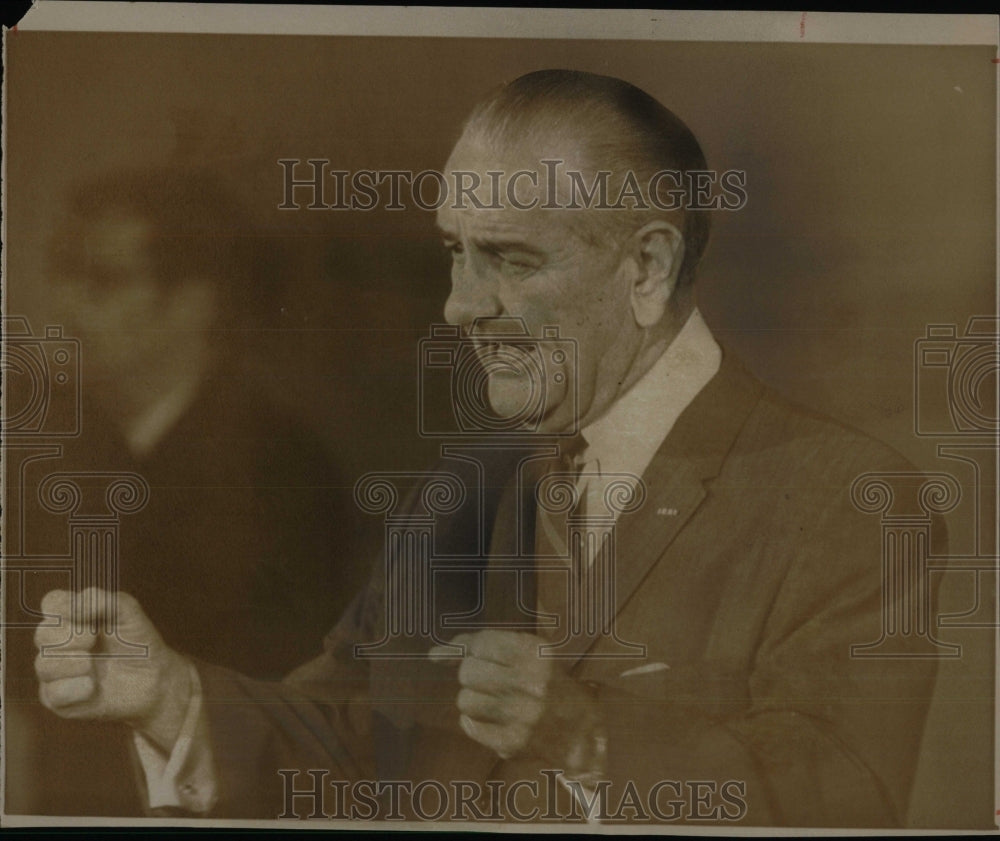 1968 Press Photo Johnson Speak Conference Tac Surcharge - RRW57543 - Historic Images
