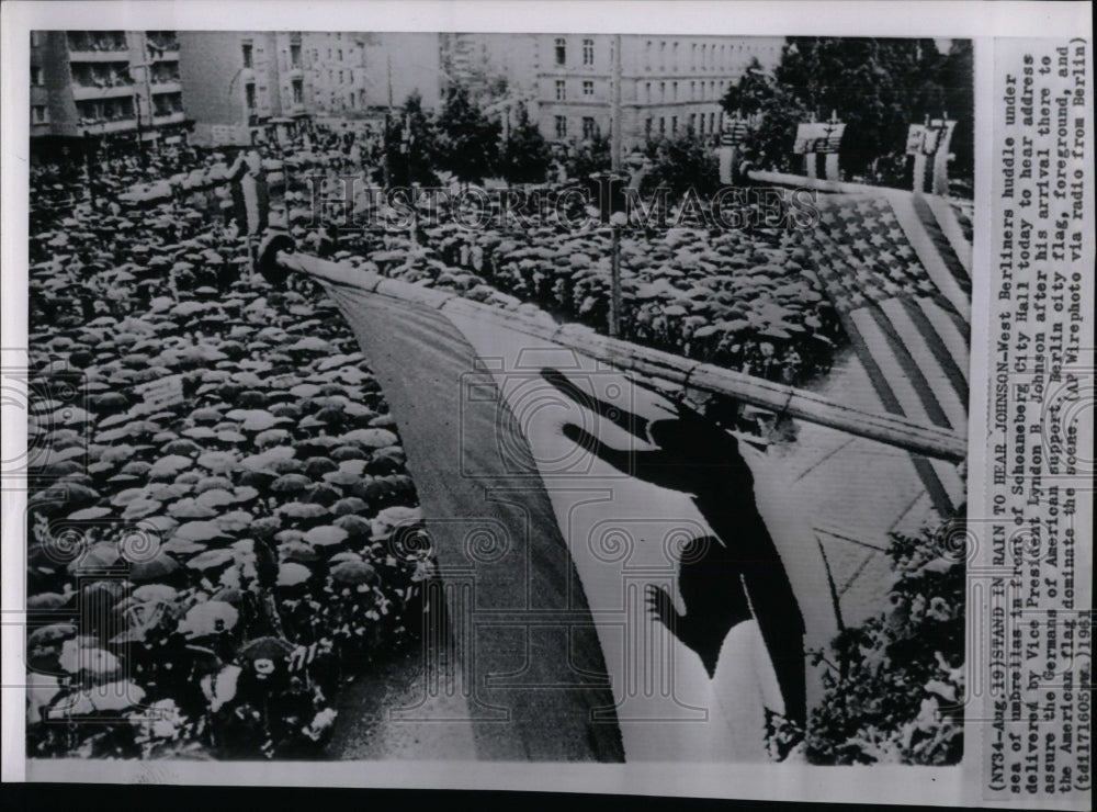 1964 Press Photo President Lyndon Johnson Schoenberg - RRW57585 - Historic Images