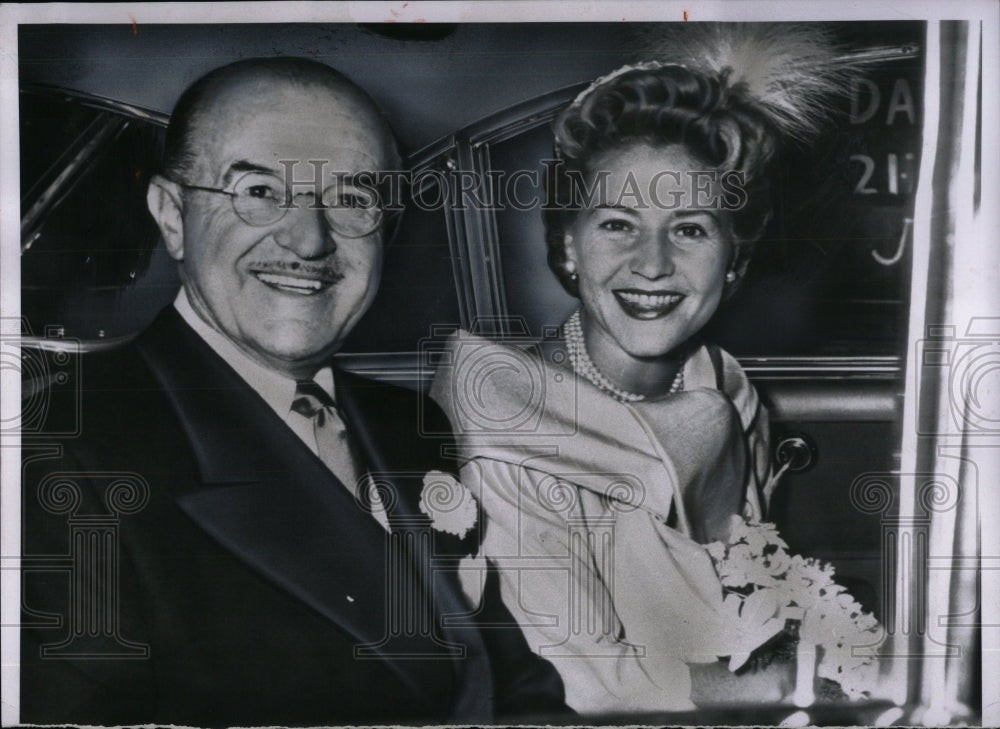 1955 Press Photo Ernest Kanzel Detroit business wife - RRW57731 - Historic Images