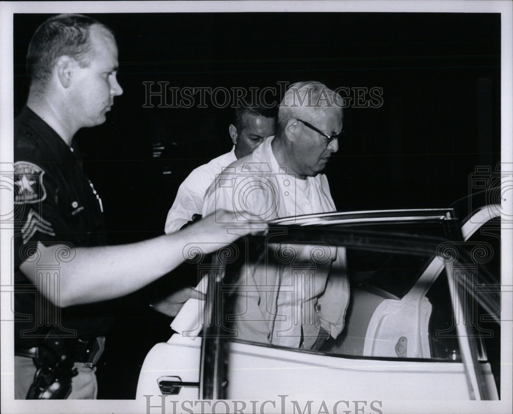 1969 Press Photo Mr Joseph Kalom Slain Girl Sheriff Dep - RRW57763 - Historic Images