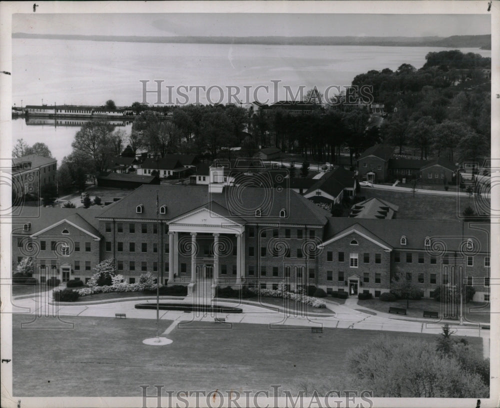1954 Press Photo The Navy Hospital - RRW57901 - Historic Images