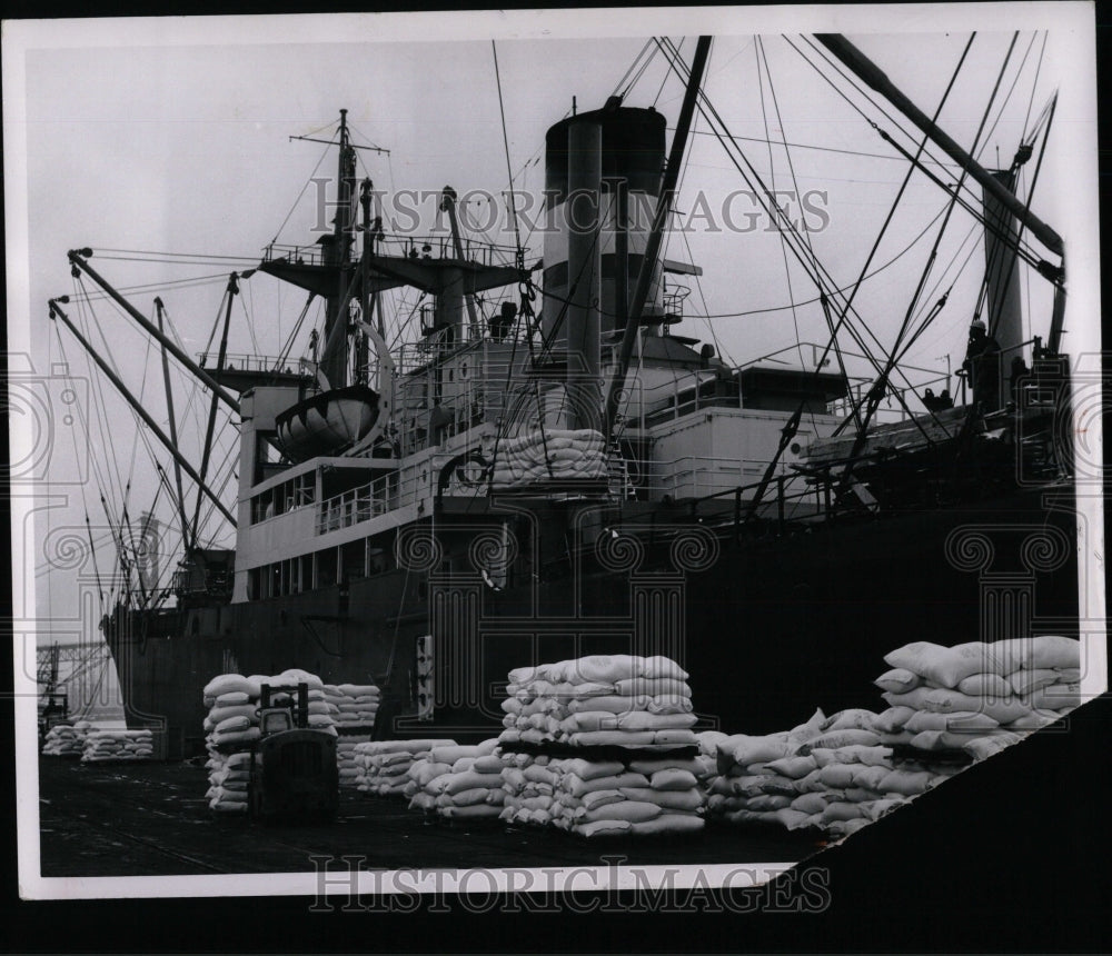 1963 Press Photo Detroit Harbor Terminal Last Ship - RRW57953 - Historic Images
