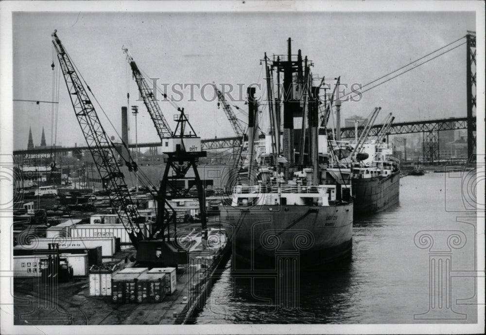 1973 Press Photo Spectacolor Shipping Detroit Easter - RRW57957 - Historic Images