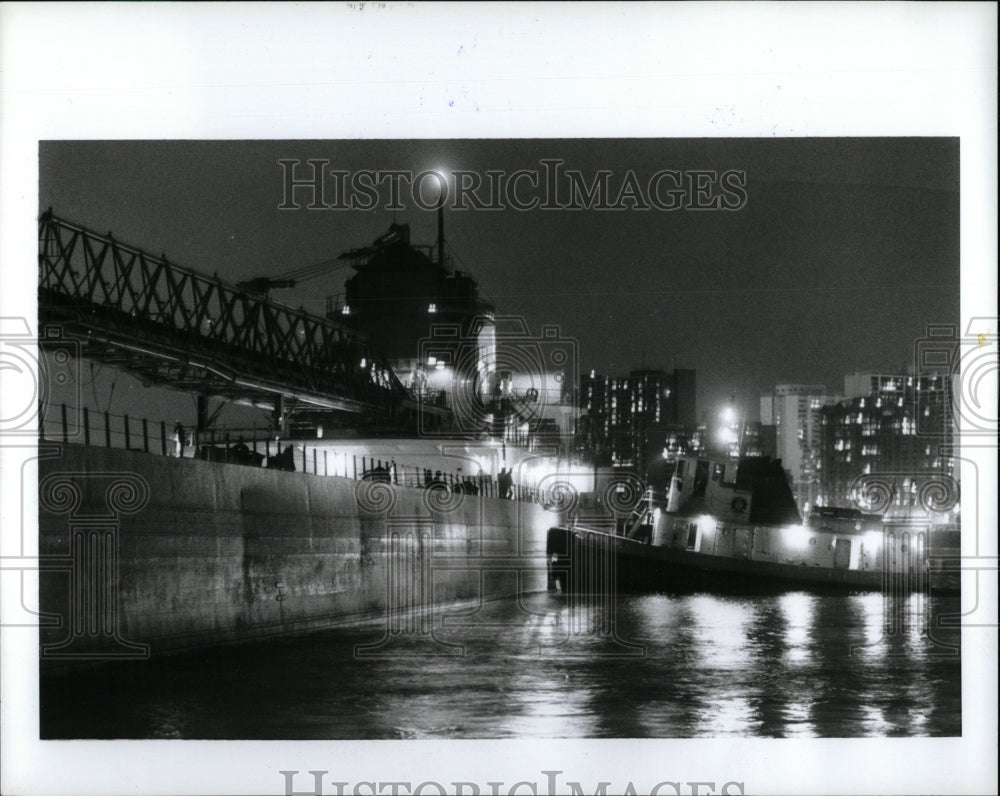 1990 Press Photo A Large Cargo Ship - RRW57967 - Historic Images