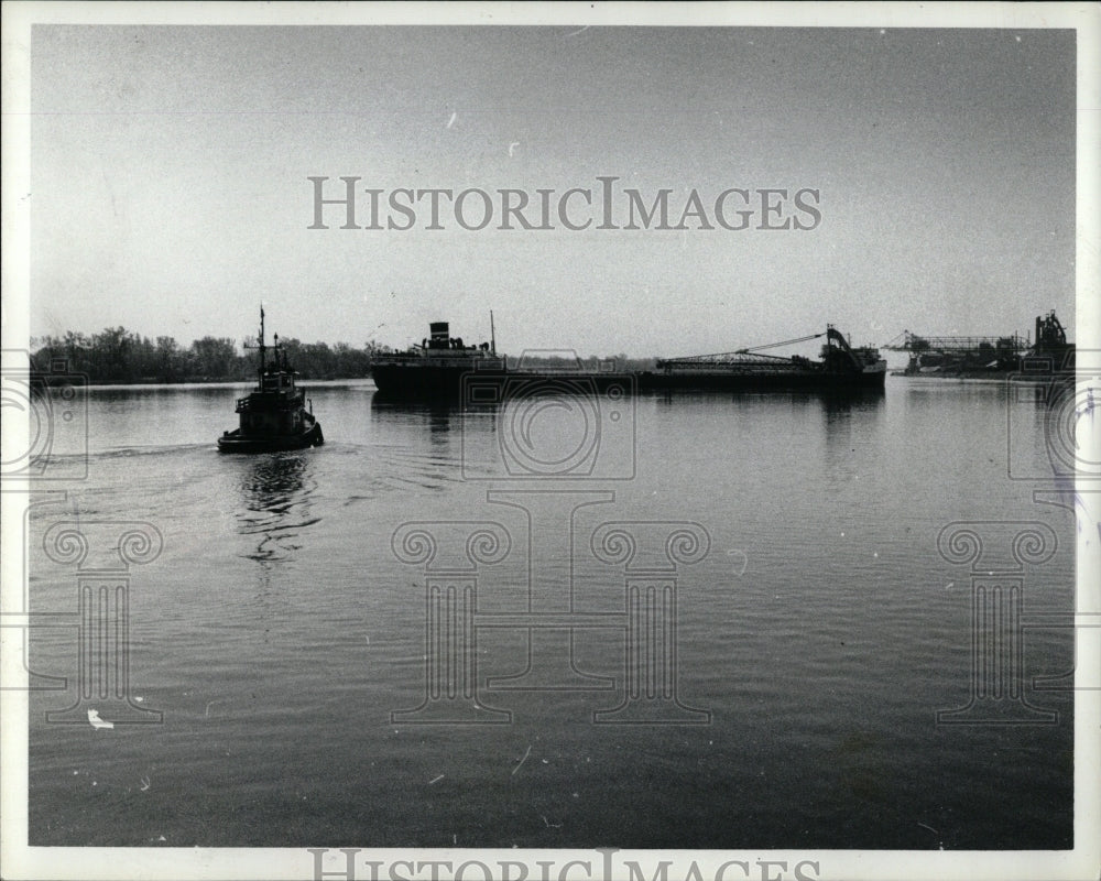 1980 Press Photo Ship Around Gross Isle Detroit River - RRW57999 - Historic Images