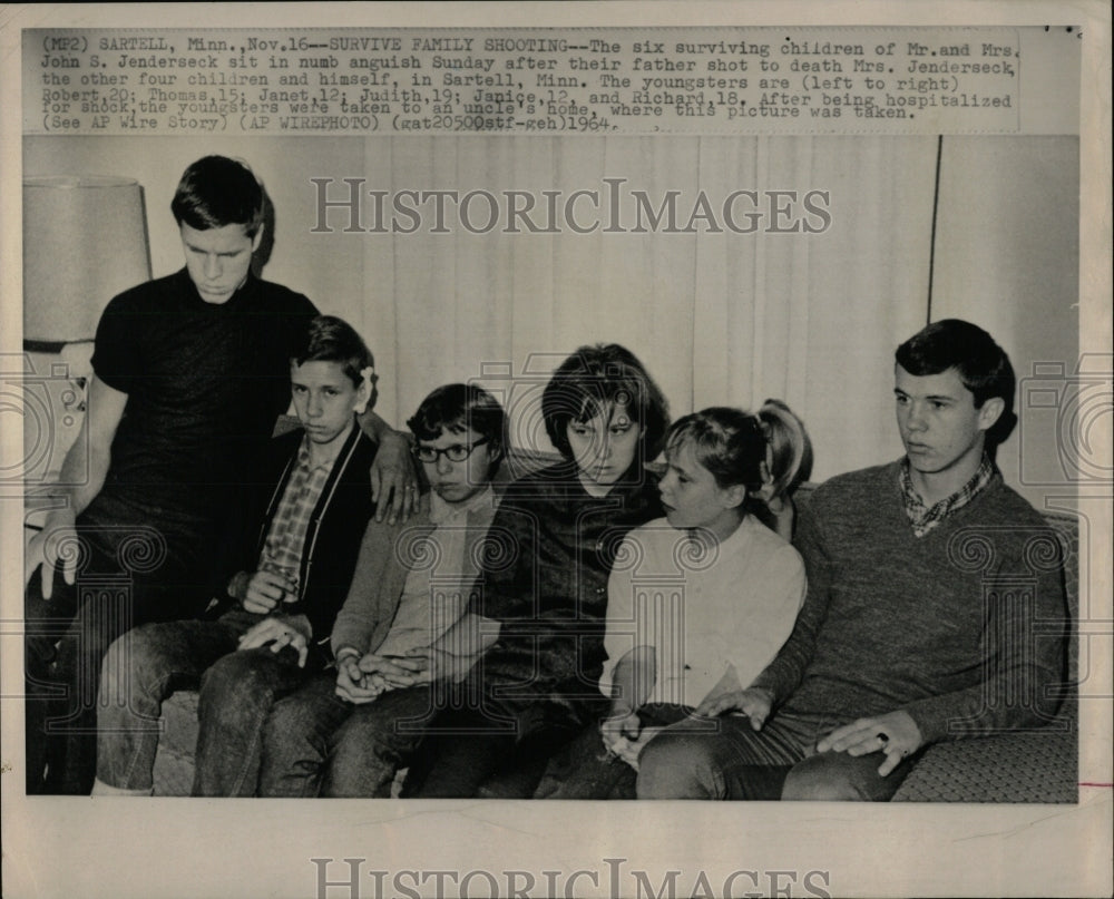 1964 Press Photo Mr Mrs John Janderseck Children Four - RRW58081 - Historic Images