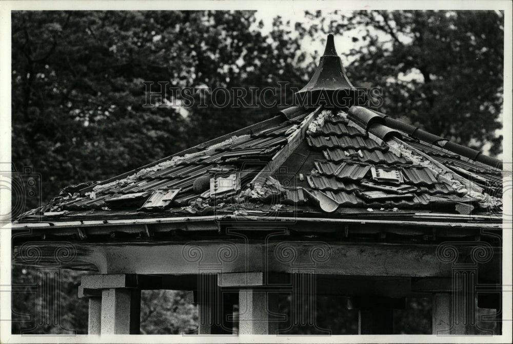 1980 Press Photo Garfield Park Boathouse Damaged Roof - RRW58097 - Historic Images