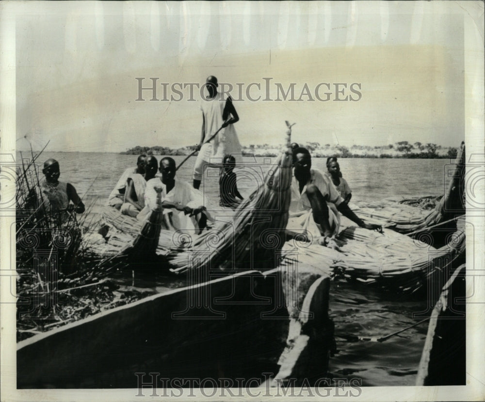1969 Press Photo Africa Egyptian Model Reed Boat Craft - RRW58223 - Historic Images