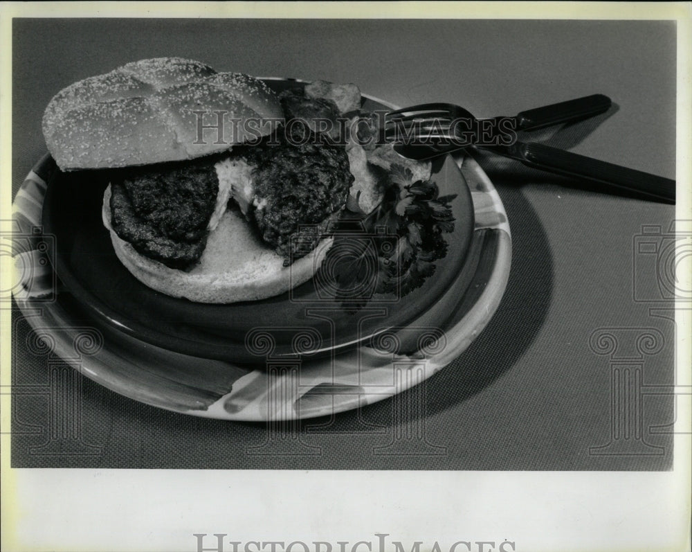 1992 Press Photo Goat cheese filling delicious lamb - RRW58255 - Historic Images