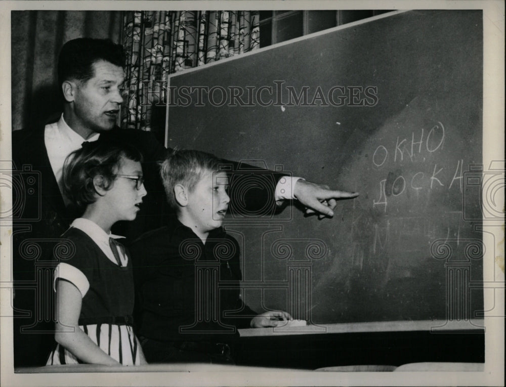 1957 Press Photo Soviet Union English Children School - RRW58359 - Historic Images