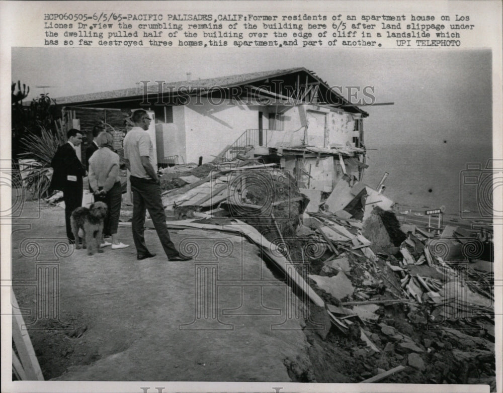 1965 Press Photo Landslide Pacific Palisades - RRW58397 - Historic Images