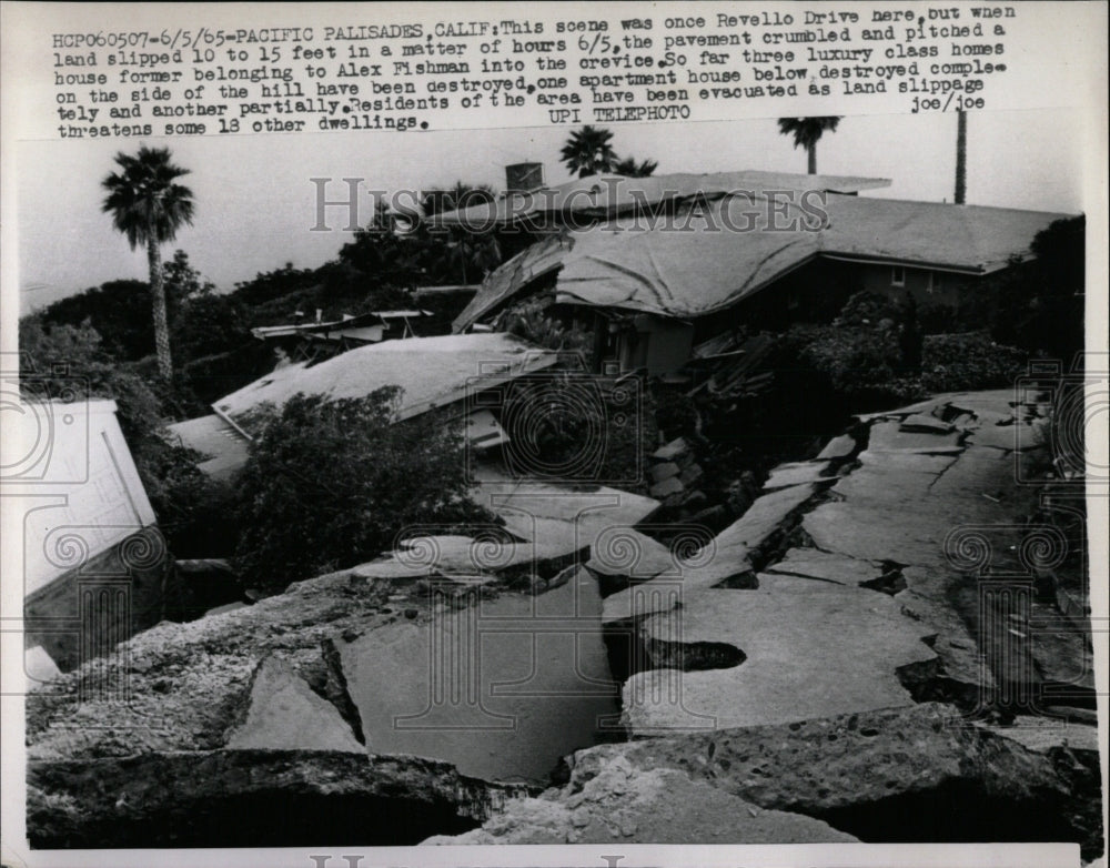 1965 Press Photo Landslide - RRW58399 - Historic Images