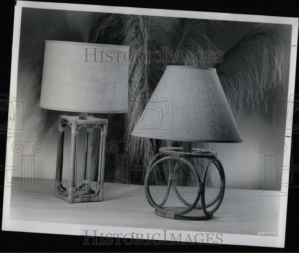 1976 Press Photo Lamp Table Raymor - RRW58427 - Historic Images