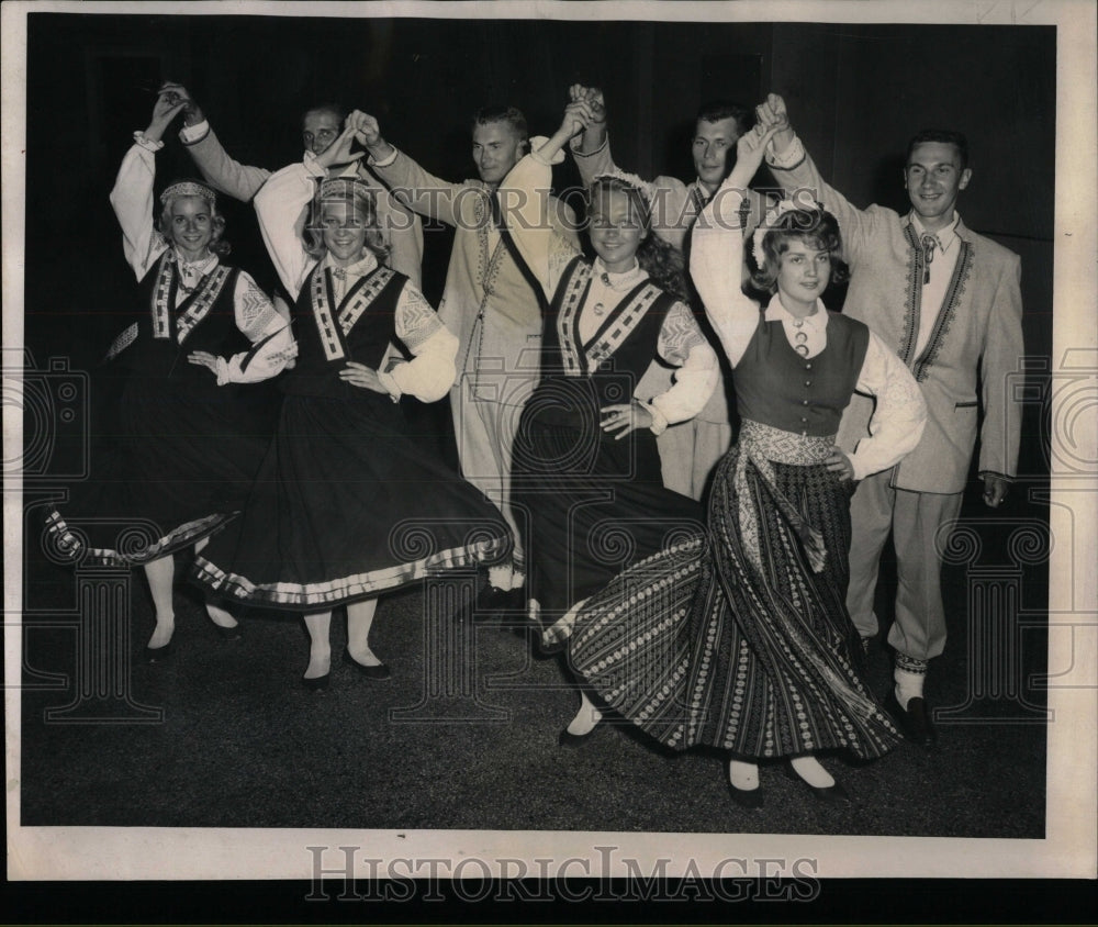 1962 Press Photo Dzelme Latvian Folk Youth Medinah Vija - RRW58463 - Historic Images