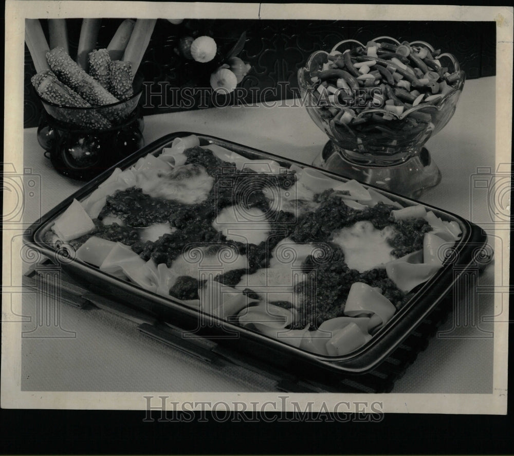 1967 Press Photo Lasagna sesame bread sticks bean food - RRW58525 - Historic Images