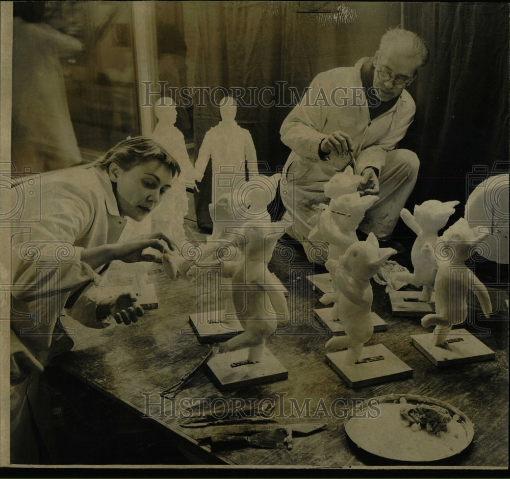 1956 Press Photo Piglets Drum March Federal Meat Frank - RRW58559 - Historic Images