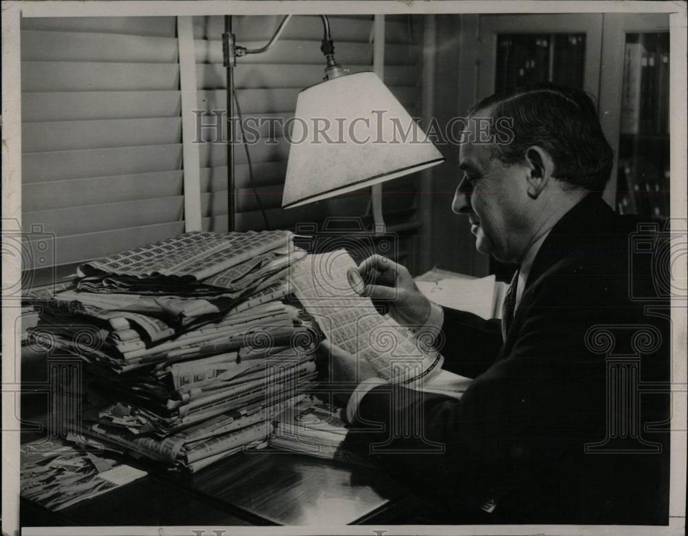 1937 Press Photo Sheet Stamp Dealer Thousand Price Man - RRW58579 - Historic Images