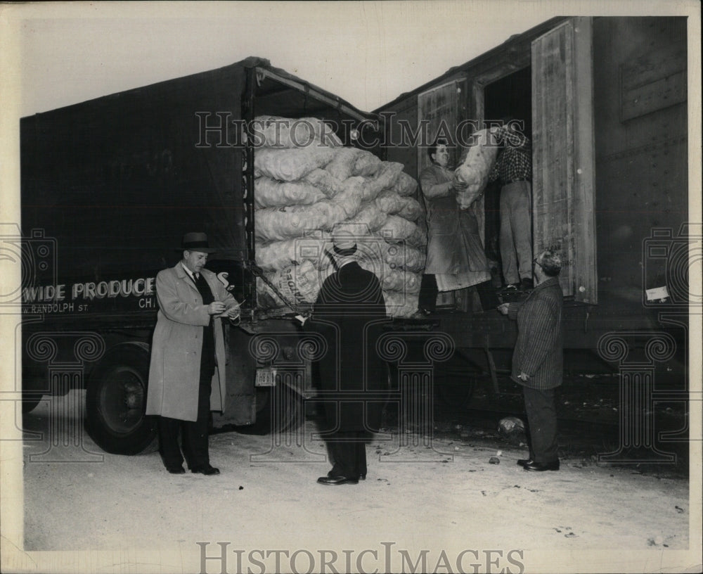 1959 Press Photo Art Friedman Carolt Potsto Store Truck - RRW58671 - Historic Images