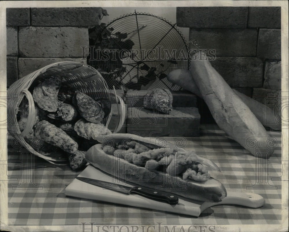 1969 Press Photo Pearls peacemaker breadwinner Oysters - RRW58717 - Historic Images