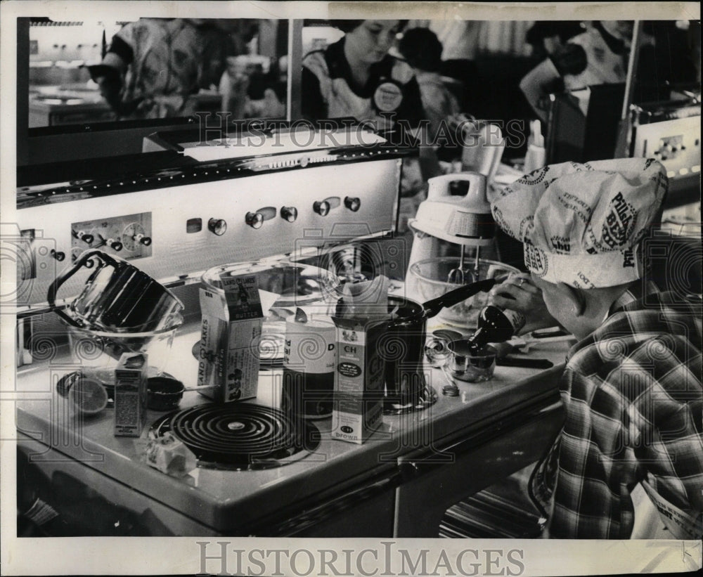 1961 Press Photo Dean Townsend Arent Glade Nebraska - RRW58805 - Historic Images