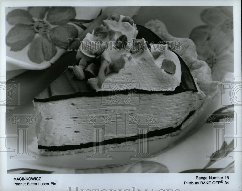 Press Photo Macinkowicz Peanut Butter Luster Pie Food - RRW58815 - Historic Images