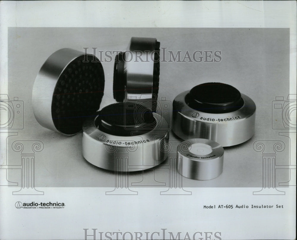 1976 Press Photo Audio Insulator set Bad vibes floor - RRW58873 - Historic Images