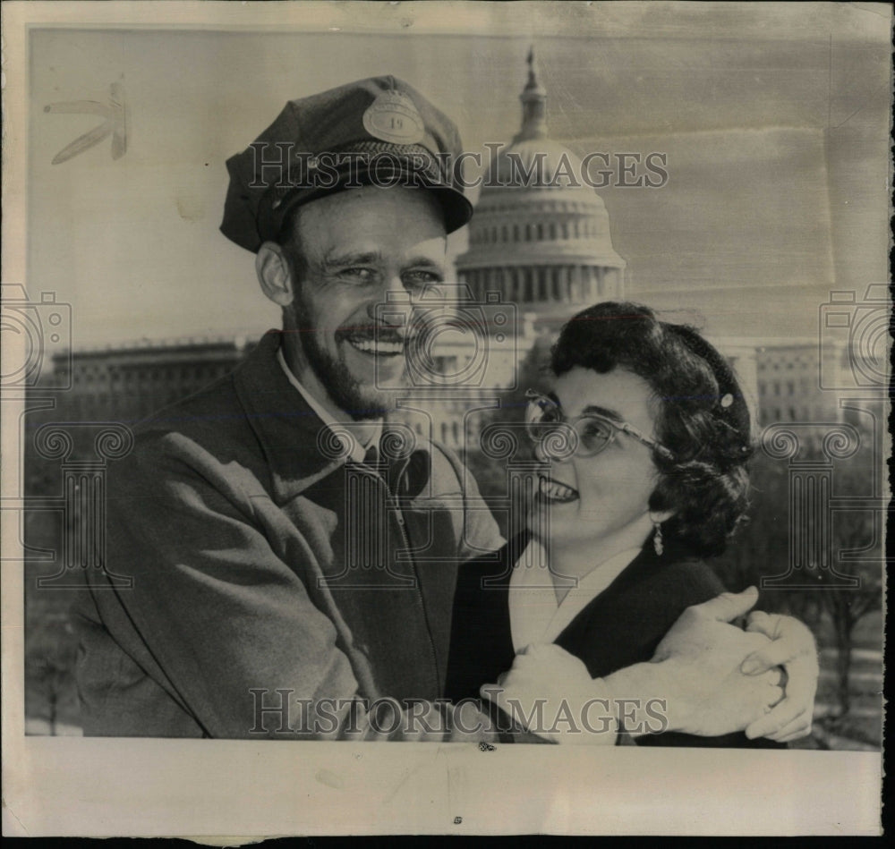 1962 Press Photo Ohio Mailman Ed Kline ashington Wife - RRW58935 - Historic Images