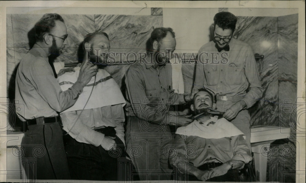 1951 Press Photo Raise razes beard Pontiac postmen Bill - RRW58957 - Historic Images