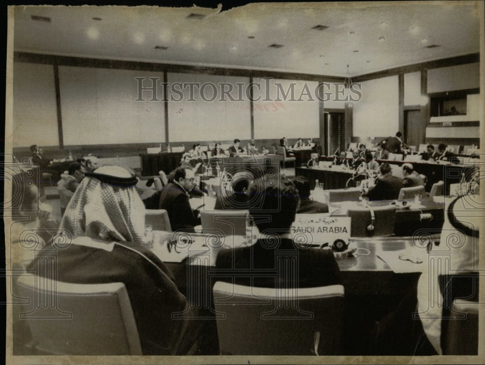 1975 Press Photo World's Major Oil Exporters Meet - RRW59055 - Historic Images