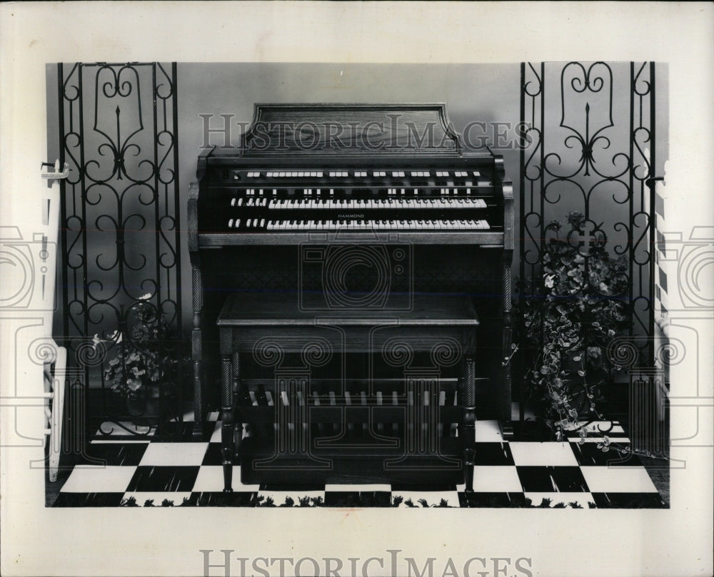 1965 Press Photo Hammond Organ Lyon Healy Arts Home - RRW59073 - Historic Images
