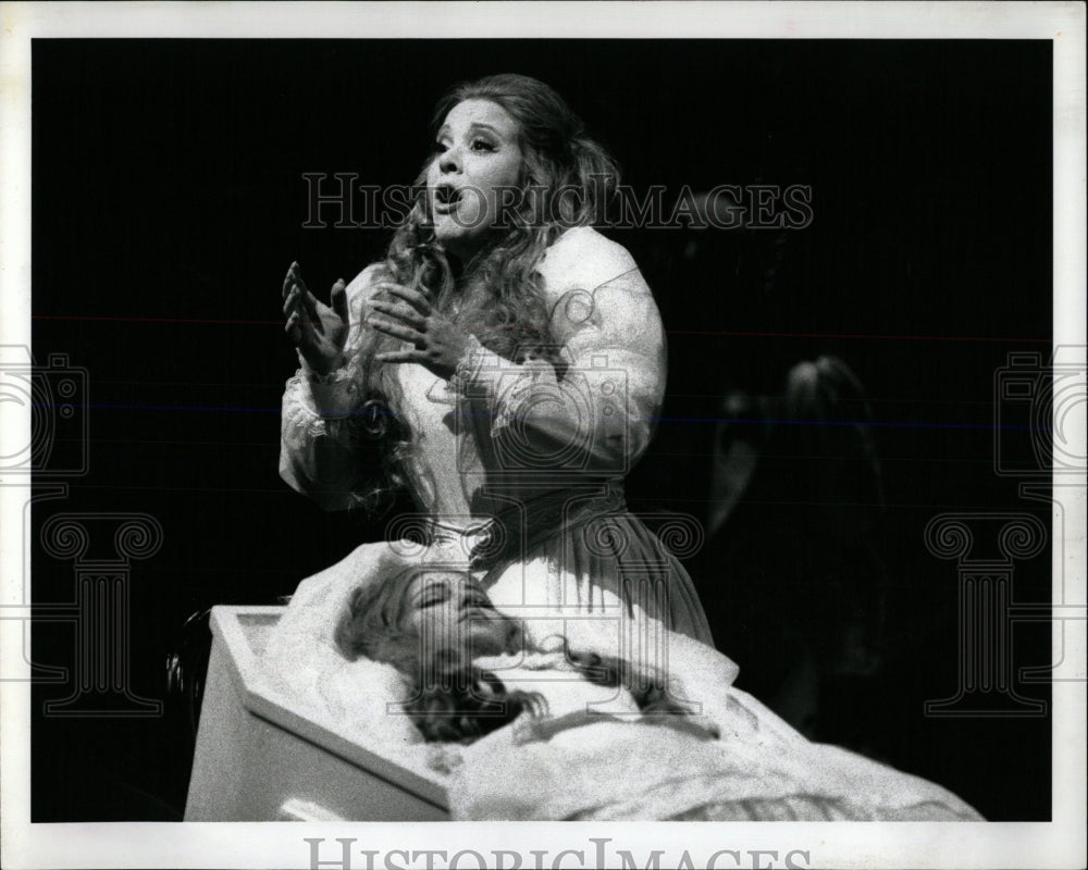 1990 Press Photo Opera Singer Ruth Ann Swenson As Poe - RRW59147 - Historic Images