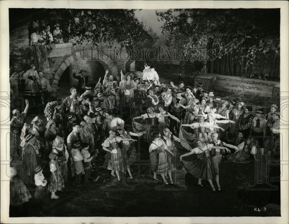 1933 Press Photo Pagliacoi Cinema Theater scene movie - RRW59175 - Historic Images