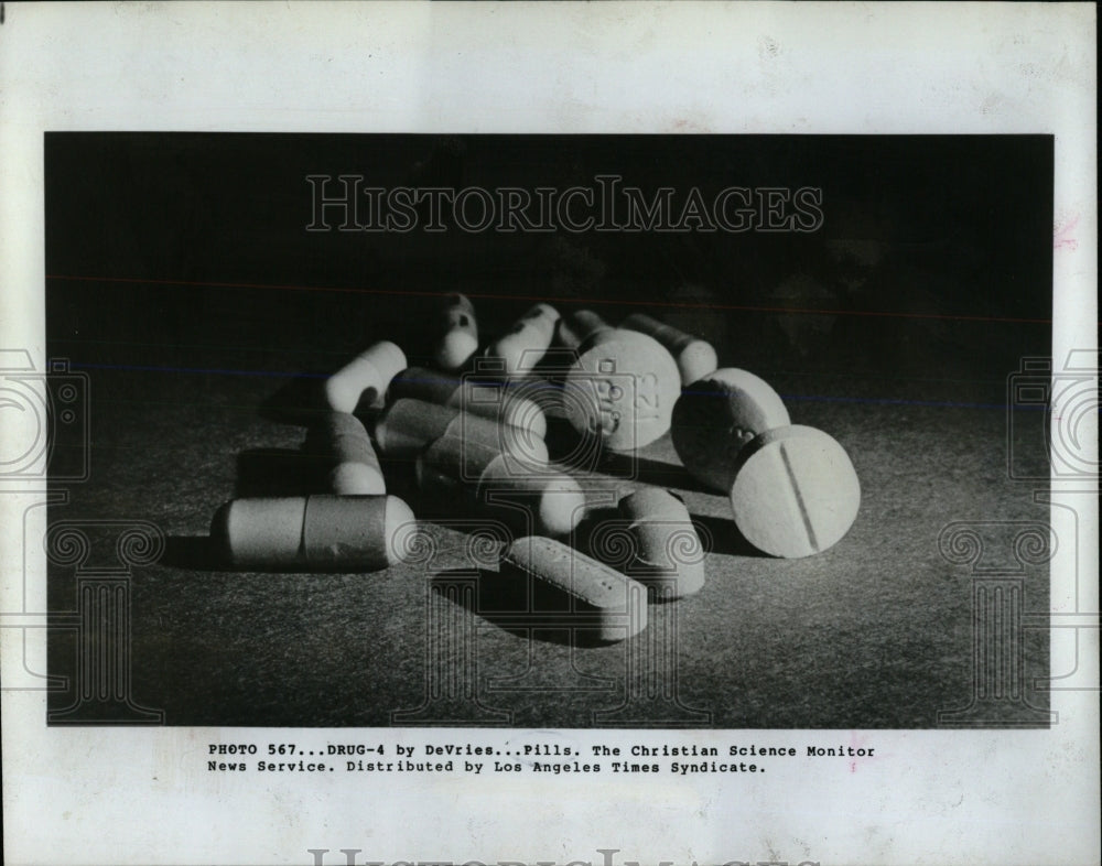 1982 Press Photo Pills Drugs Christian Science Monitor - RRW59211 - Historic Images